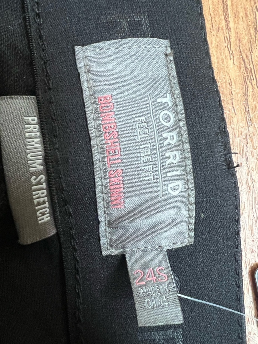 Torrid Bombshell Skinny Jeans 24S Black High Rise Distressed Stretch Plus Size - Picture 4 of 12